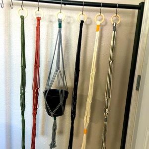 Macrame plant hanger